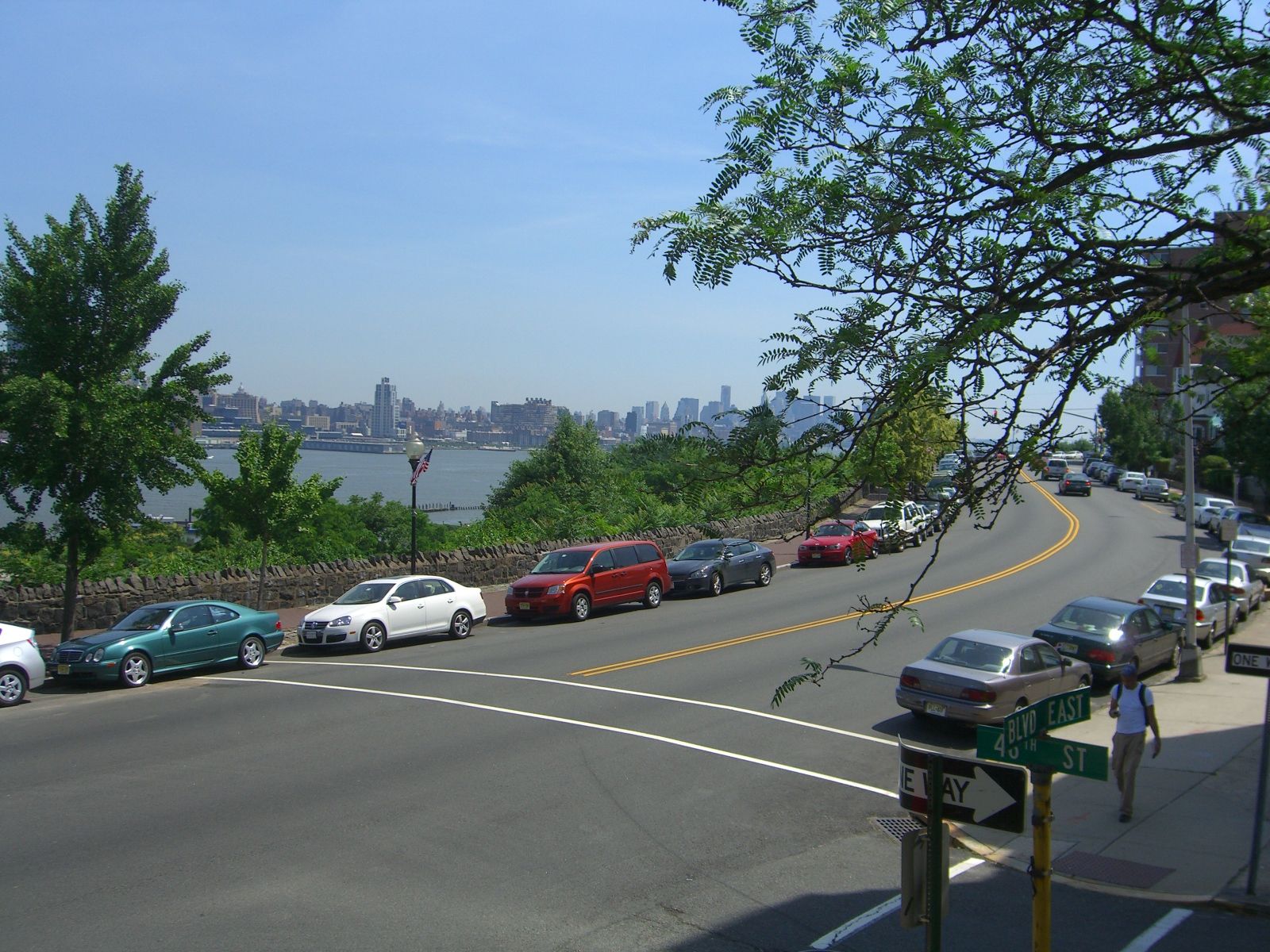 View from Boulevard East along the Hudson Palisades looking toward the Manhattan skyline