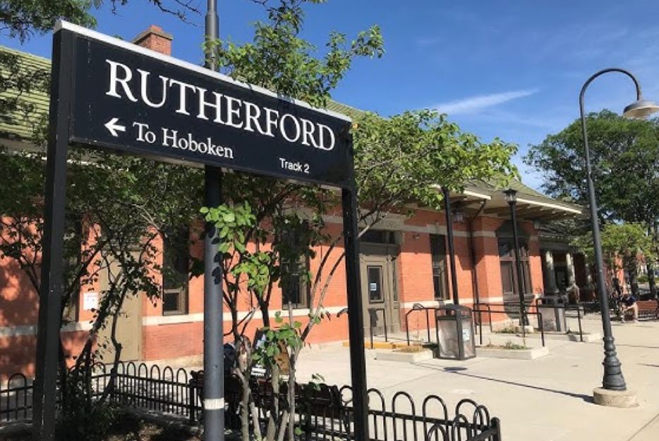 NJ Transit train at Rutherford station platform